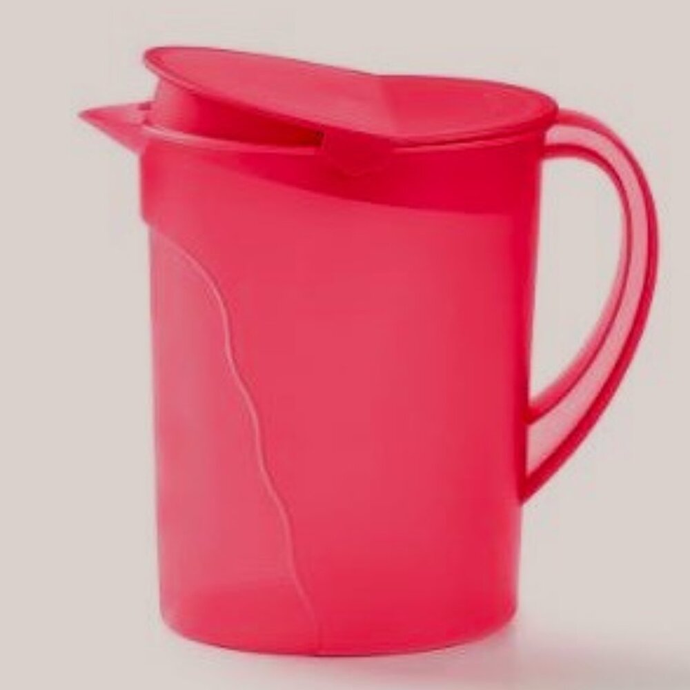NEW in pkg Tupperware 1 gallon pitcher